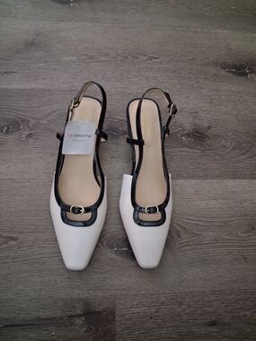 Liz Claiborne White Slingback Heels with Black Trim